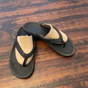 Olukai slippers